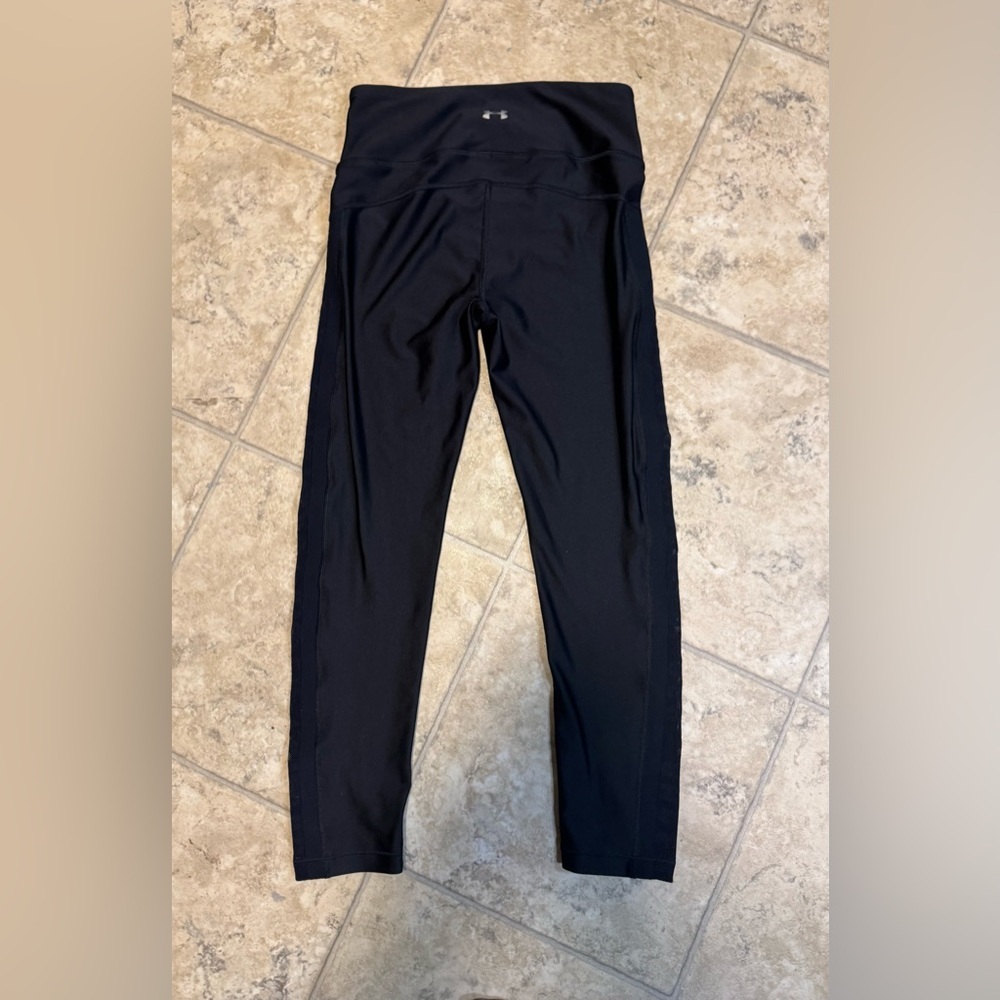 Under Armour Women's HeatGear Mesh Side Compression Capri Leggings Size Medium - Picture 2 of 4